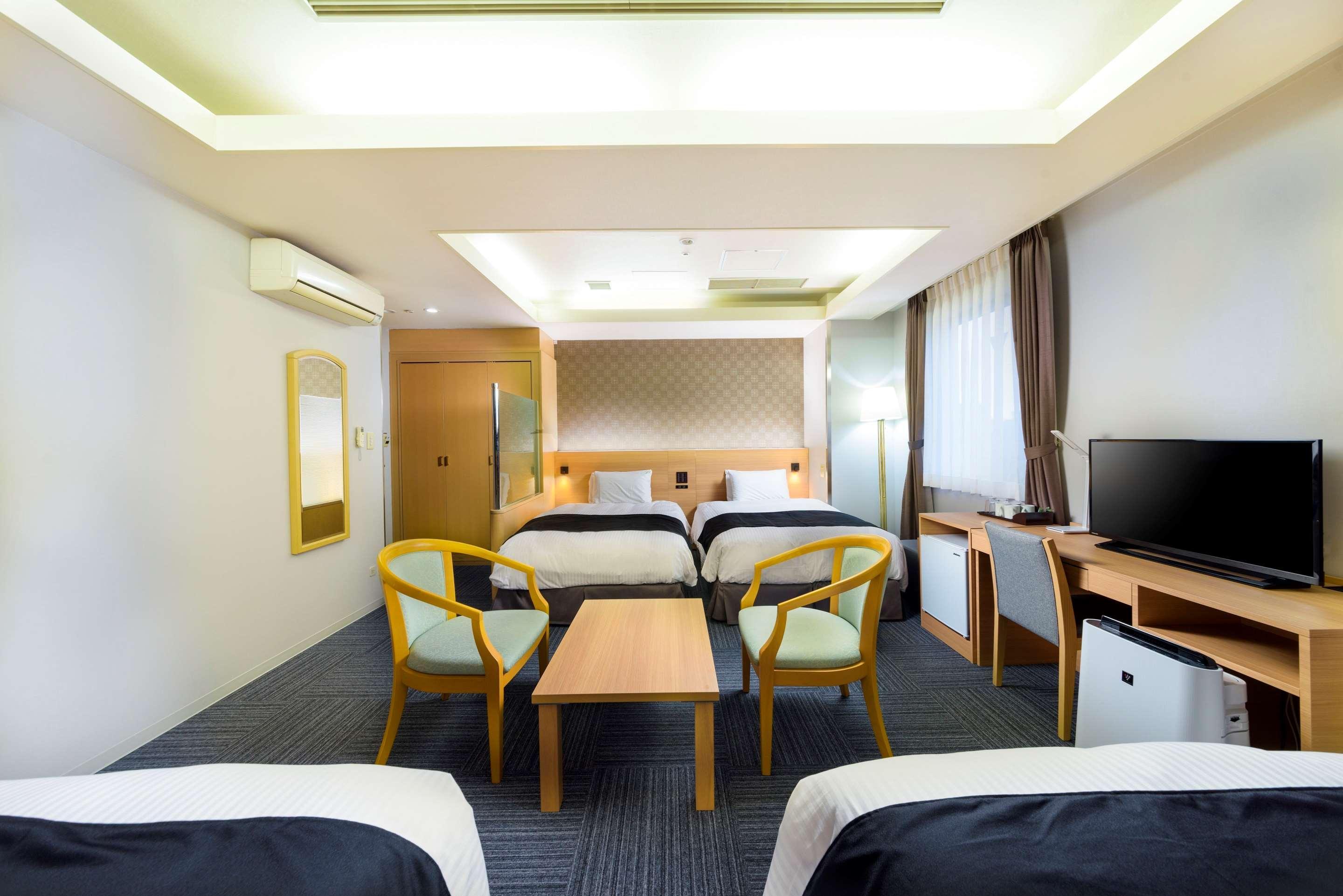Surestay Plus Hotel By Best Western Shin-Osaka Exterior foto