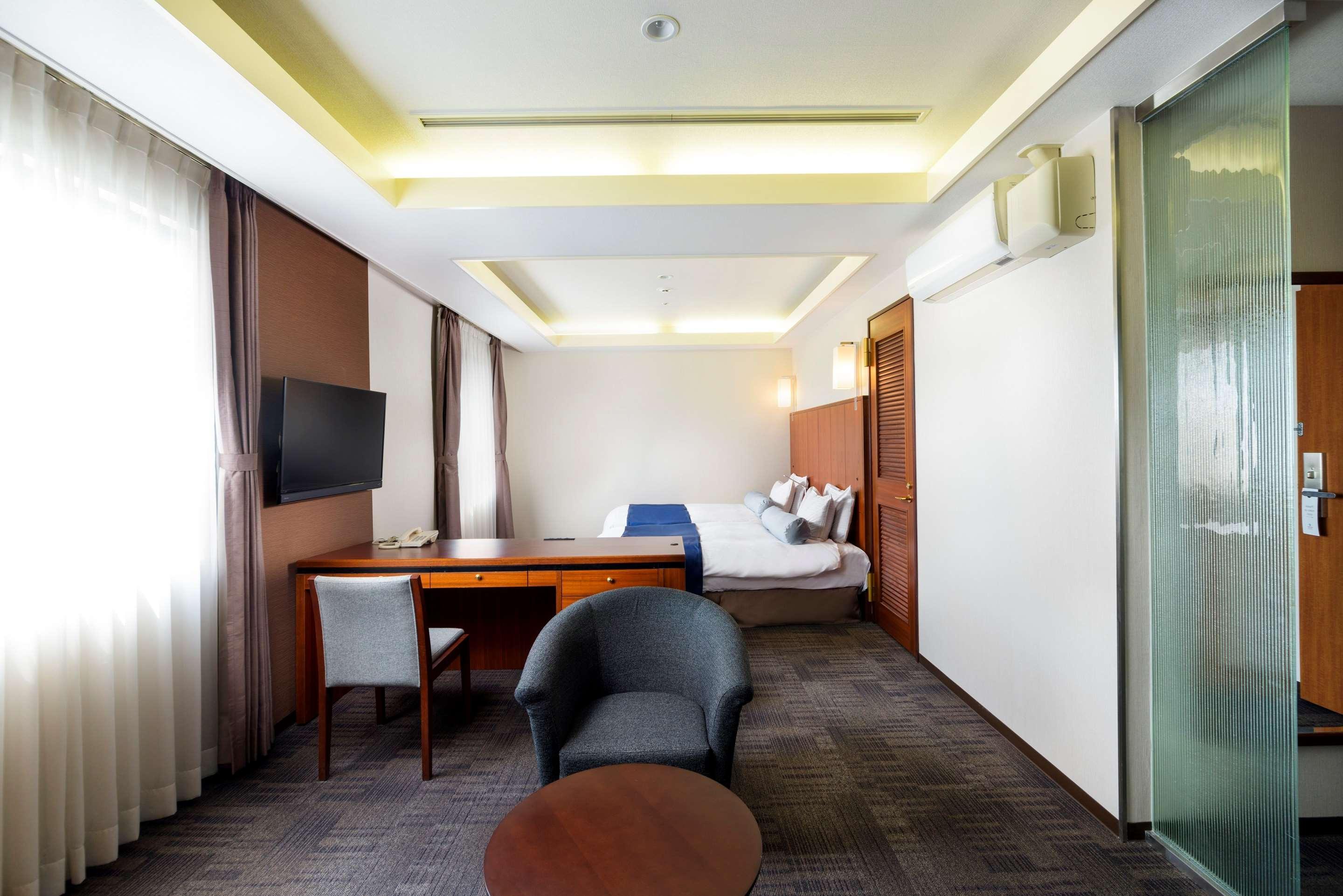 Surestay Plus Hotel By Best Western Shin-Osaka Exterior foto