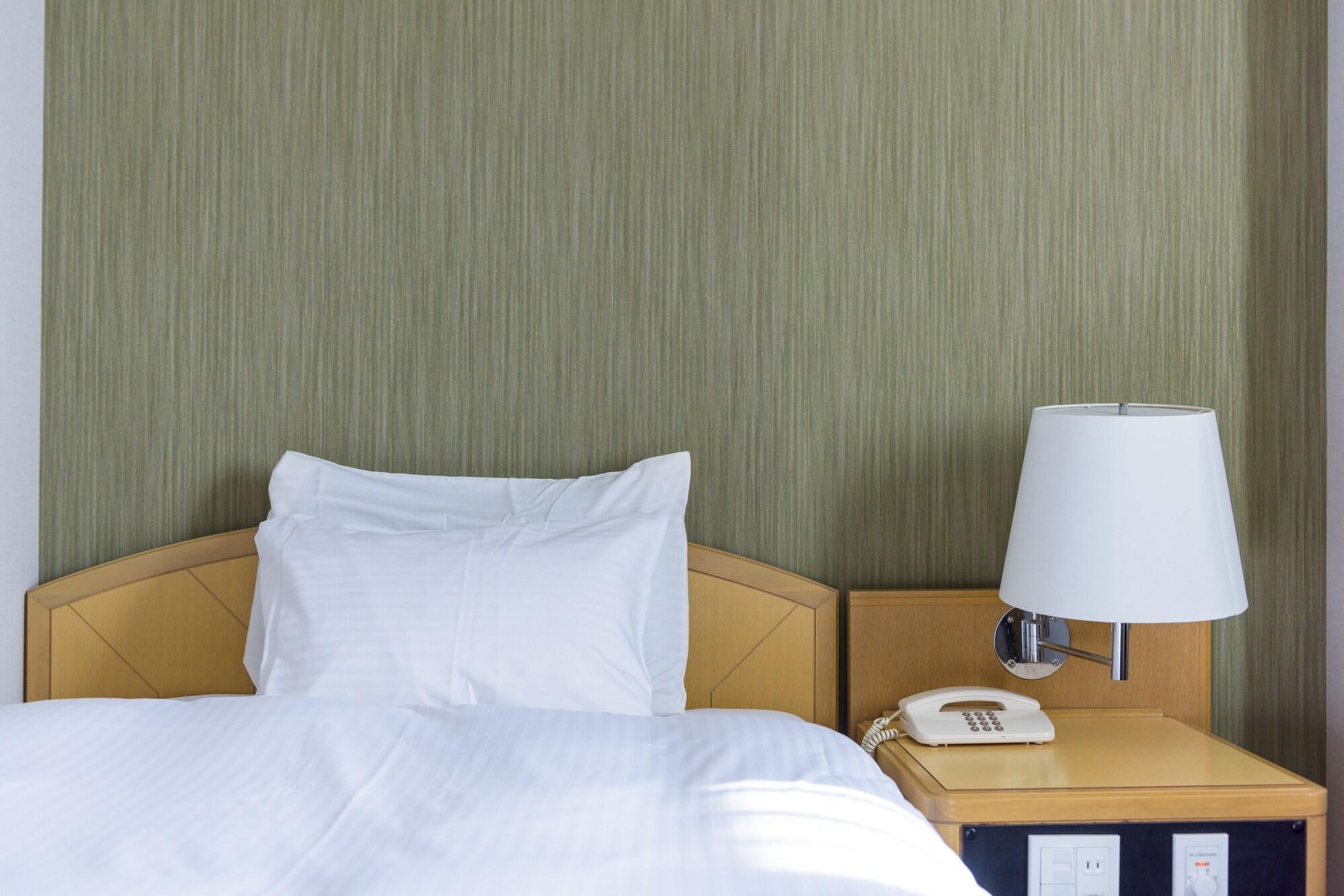Surestay Plus Hotel By Best Western Shin-Osaka Exterior foto
