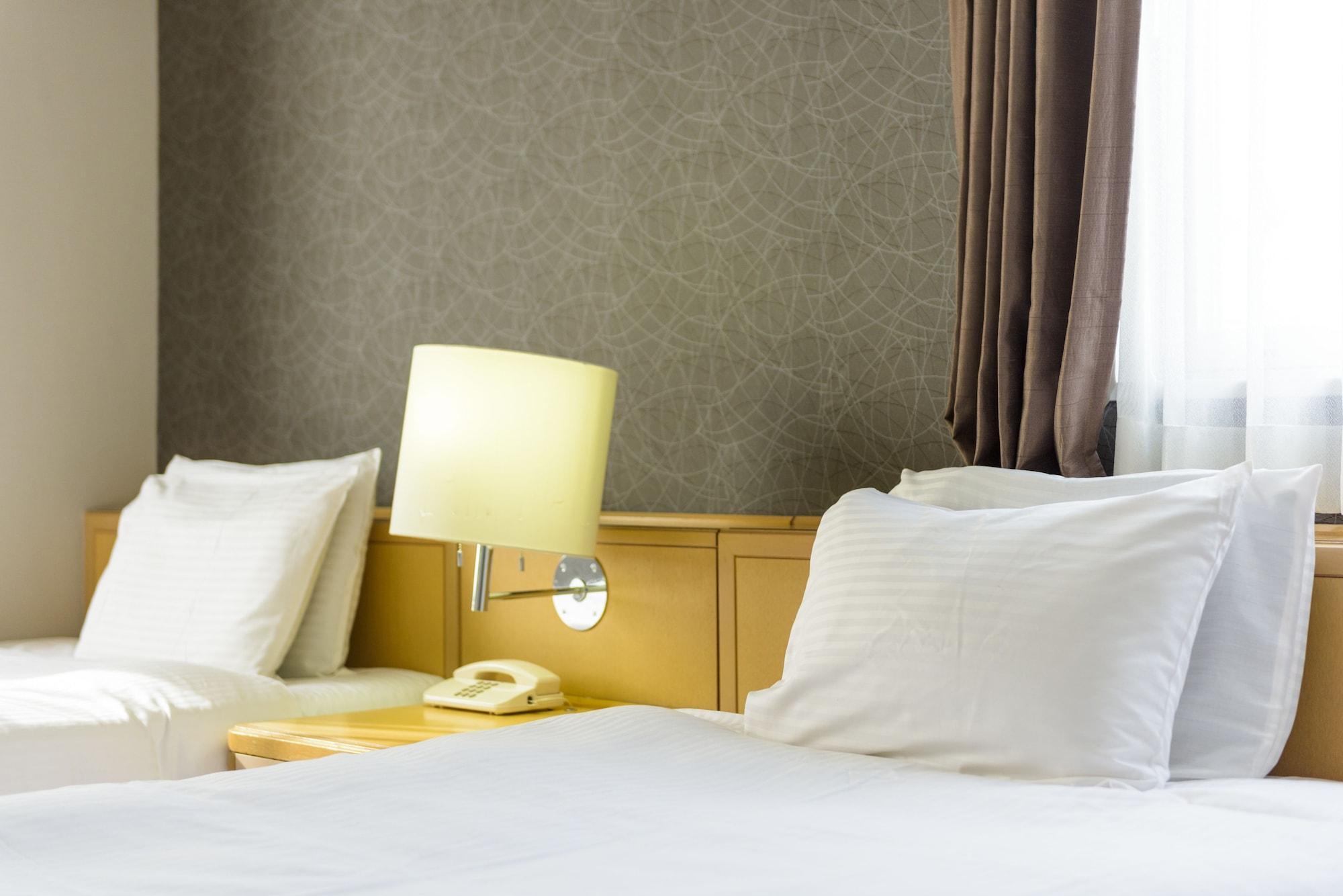 Surestay Plus Hotel By Best Western Shin-Osaka Exterior foto